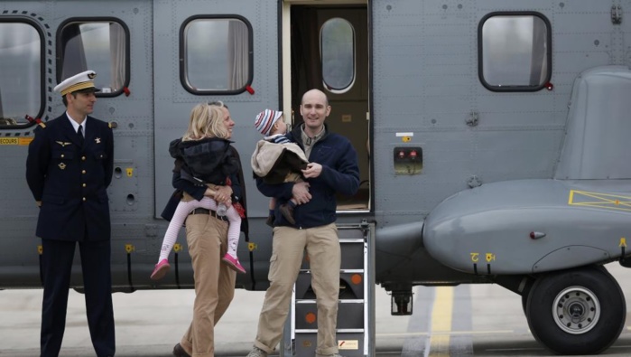 Les quatre journalistes, ex-otages en Syrie, de retour en France