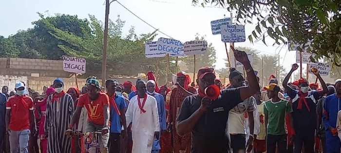 Les populations de Ten Toubab dans la rue / "Le gouvernement de Macky Sall nous a trahi" (Gorgui Diouf)