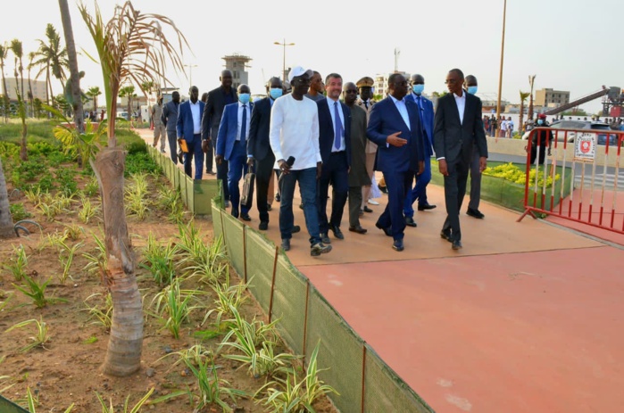 Corniche de Dakar : Macky Sall demande le respect des délais et réaffirme sa volonté d'offrir aux dakarois un parc forestier urbain moderne. Corniche de Dakar : Macky Sall demande le respect des délais et réaffirme sa volonté d'offrir aux dakarois un parc forestier urbain moderne.