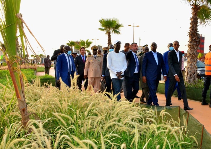 Corniche de Dakar : Macky Sall demande le respect des délais et réaffirme sa volonté d'offrir aux dakarois un parc forestier urbain moderne. Corniche de Dakar : Macky Sall demande le respect des délais et réaffirme sa volonté d'offrir aux dakarois un parc forestier urbain moderne.