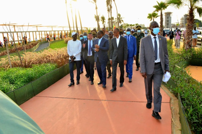 Corniche de Dakar : Macky Sall demande le respect des délais et réaffirme sa volonté d'offrir aux dakarois un parc forestier urbain moderne. Corniche de Dakar : Macky Sall demande le respect des délais et réaffirme sa volonté d'offrir aux dakarois un parc forestier urbain moderne.