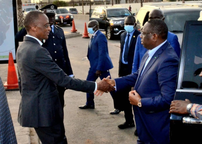 Corniche de Dakar : Macky Sall demande le respect des délais et réaffirme sa volonté d'offrir aux dakarois un parc forestier urbain moderne. Corniche de Dakar : Macky Sall demande le respect des délais et réaffirme sa volonté d'offrir aux dakarois un parc forestier urbain moderne.