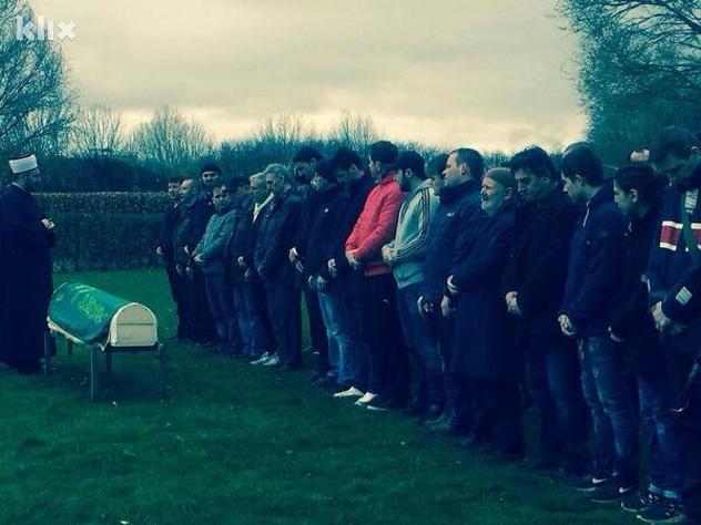 Zlatan Ibrahimovic enterre son frère selon les préceptes de l’islam