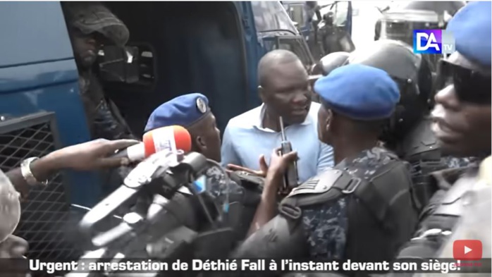 Tribunal de Dakar: « j’ai été enlevé par la gendarmerie (…) je suis député mais je ne sais pas si je suis fier de l’être ou pas. » (Déthié Fall). Tribunal de Dakar: « j’ai été enlevé par la gendarmerie (…) je suis député mais je ne sais pas si je suis fier de l’être ou pas. » (Déthié Fall).