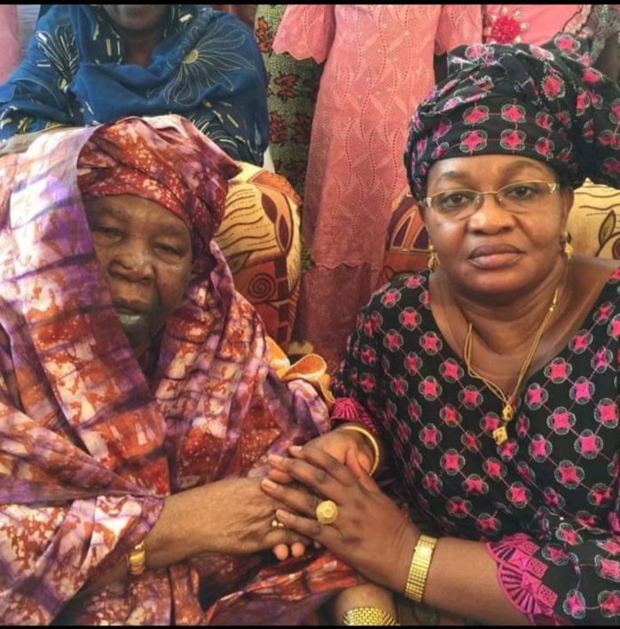 28 juin 2021-28 juin 2022 : Un an déjà que disparaissait Adja Aminata Sarr, mère de Aïda Mbodj. 28 juin 2021-28 juin 2022 : Un an déjà que disparaissait Adja Aminata Sarr, mère de Aïda Mbodj.