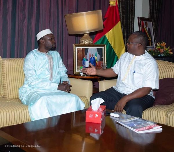 Ousmane Sonko reçu à l'hôtel King Fahd Palace  par le président Umaru Sissoko Embalo