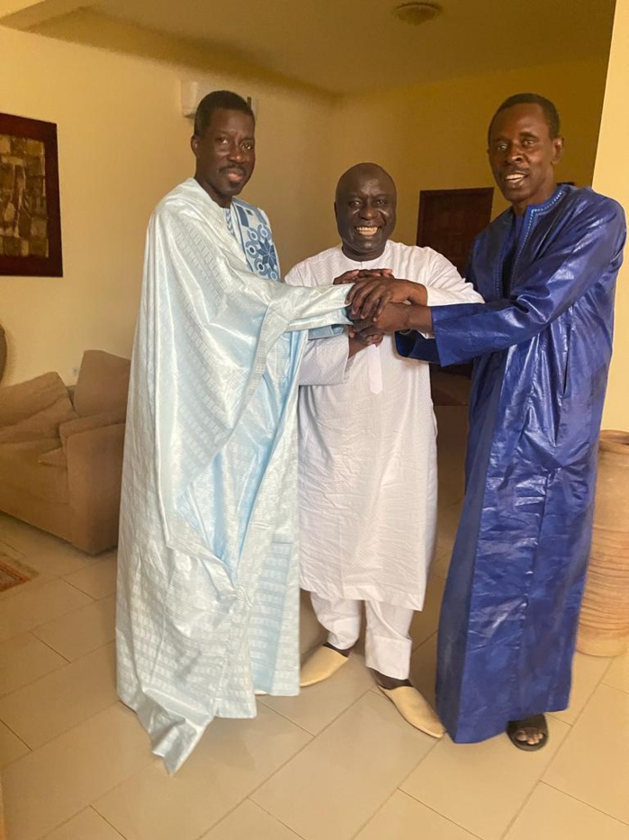 Thiès / Tabaski 2022 : Talla Sylla se rend chez Idy qui reconnaît le geste de grandeur du maire sortant Thiès / Tabaski 2022 : Talla Sylla se rend chez Idy qui reconnaît le geste de grandeur du maire sortant