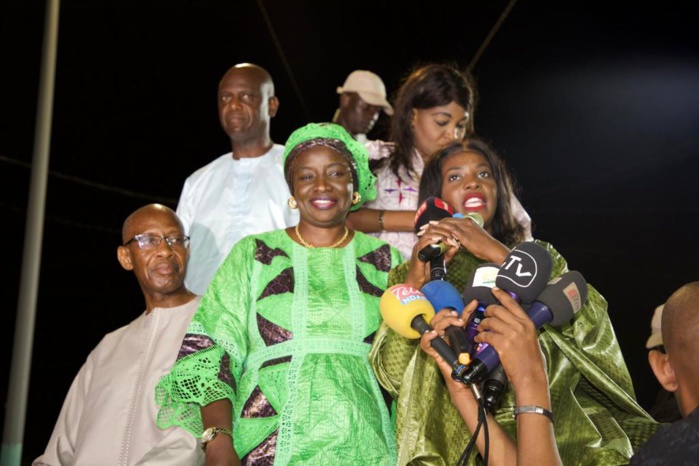 Saint-Louis / La coalition Benno Bokk Yakaar accueillie en grande pompe : "On ne confiera pas nos richesses à des amateurs...La stabilité c'est de voter massivement Bby (Aminata Touré).