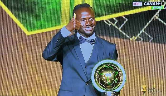 CAF AWARDS 2022 : Sadio Mané sacré meilleur joueur africain de l’année, décroche son second ballon d’or. CAF AWARDS 2022 : Sadio Mané sacré meilleur joueur africain de l’année, décroche son second ballon d’or.
