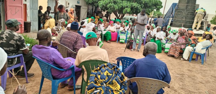 Législatives 2022 - le Maire de Ngoundiane Mbaye DIONE démarre sa tournée Départementale par une forte caravane dans la Commune de Thiénaba