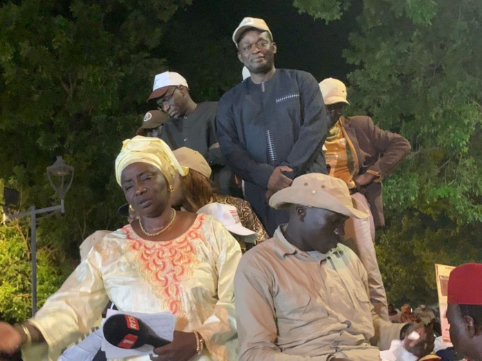 (Photos) Législatives2022 / Caravane de Mimi à Thiès : Grande mobilisation du Ministre Alioune Sarr, maire de Notto Diobass, en images.... (Photos) Législatives2022 / Caravane de Mimi à Thiès : Grande mobilisation du Ministre Alioune Sarr, maire de Notto Diobass, en images....