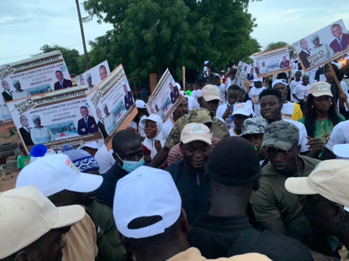 (Photos) Législatives2022 / Caravane de Mimi à Thiès : Grande mobilisation du Ministre Alioune Sarr, maire de Notto Diobass, en images.... (Photos) Législatives2022 / Caravane de Mimi à Thiès : Grande mobilisation du Ministre Alioune Sarr, maire de Notto Diobass, en images....