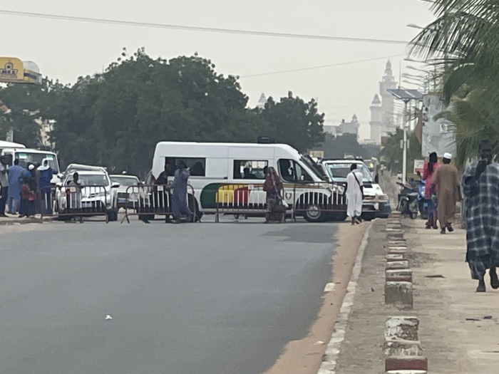 VOTE À TOUBA - Impresionnant dispositif sécuritaire installé… Le tronçon Touba-Mbacké fermé dans un sens et présence massive des personnes du 3ème âge VOTE À TOUBA - Impresionnant dispositif sécuritaire installé… Le tronçon Touba-Mbacké fermé dans un sens et présence massive des personnes du 3ème âge