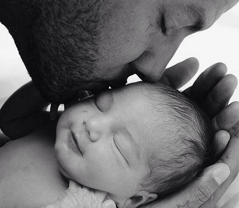 L’artiste d’origine Sénégalaise « Booba » est papa!