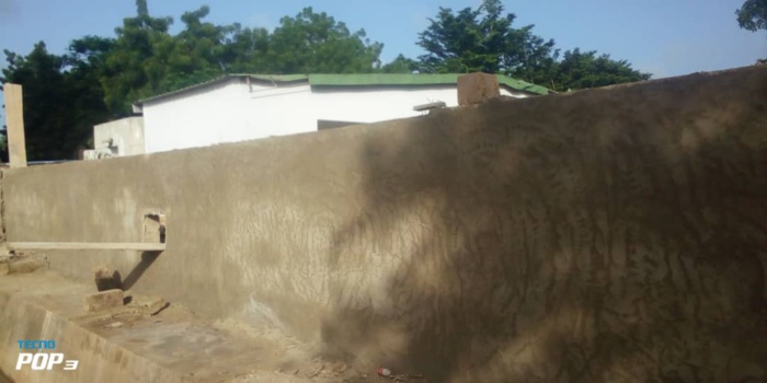 KOLDA : Moussa Baldé (Maer/PCD) et Mame Boye Diao (DG Domaines) reconstruisent le mur de clôture de l'hôpital régional avec curage des caniveaux à plus de huit millions...