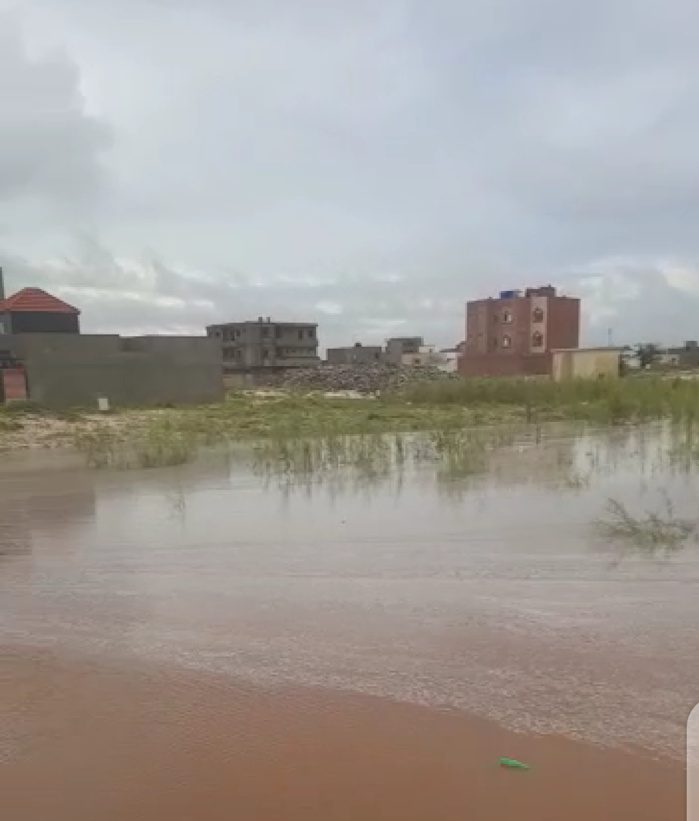 Fortes pluies à Rufisque : Les villas de la Sicap Belleville de Sangalkam, inondées. Fortes pluies à Rufisque : Les villas de la Sicap Belleville de Sangalkam, inondées.