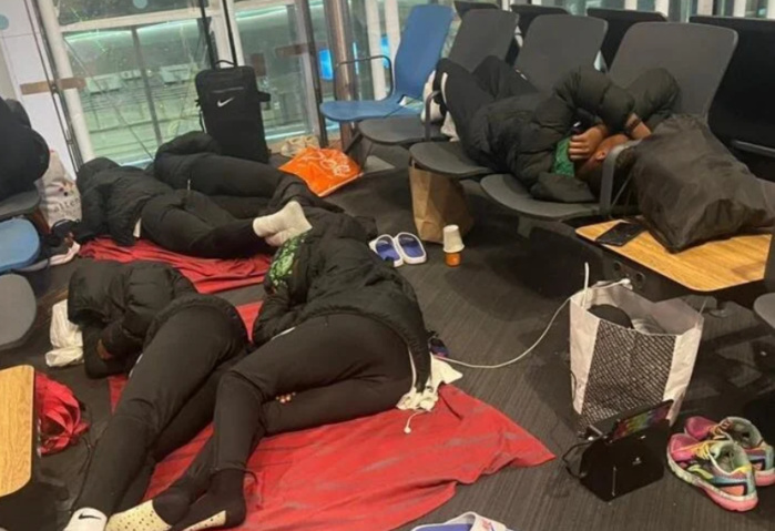 Football féminin : Éliminées du mondial U20, les Nigérianes passent plus de 24h à l'aéroport d'Istanbul… Football féminin : Éliminées du mondial U20, les Nigérianes passent plus de 24h à l'aéroport d'Istanbul…