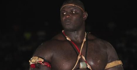 Double Less met en garde Bombardier : « Dina méti, dina tang dieur »