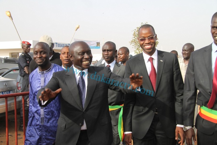 Idrissa Seck et toute l'équipe municipale à l'accueil du président Macky Sall cet après midi à Thies