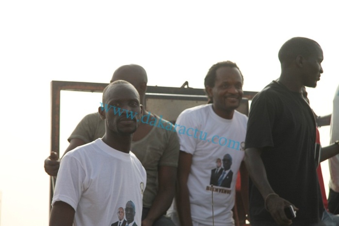 Sanekh et le groupe "soleil levant" à l'accueil du président Macky Sall à Thies