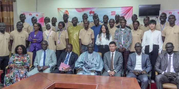 Huawei Sénégal lance le programme de formation Seeds for the Future 2022 en partenariat avec l’ENA pour former 40 élèves. Huawei Sénégal lance le programme de formation Seeds for the Future 2022 en partenariat avec l’ENA pour former 40 élèves.