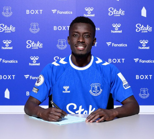 Everton : Idrissa Gana Guèye officiellement présenté suite à son retour…
