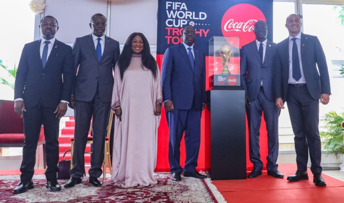 Tournée du Trophée de la Coupe du Monde de la FIFA ™ bien arrivée au pays de la Téranga ! Tournée du Trophée de la Coupe du Monde de la FIFA ™ bien arrivée au pays de la Téranga !