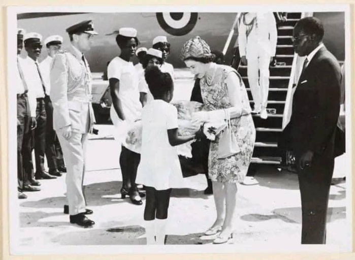 Décès de la reine Élisabeth II/Images d'archives : des images inédites de sa visite à Dakar en 1968. Décès de la reine Élisabeth II/Images d'archives : des images inédites de sa visite à Dakar en 1968.