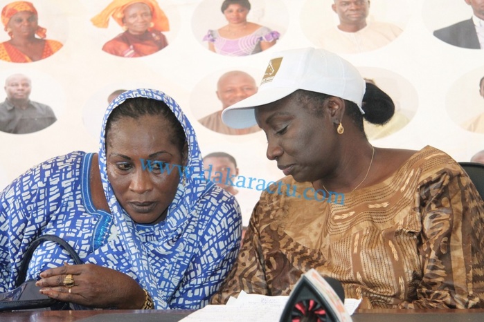 Les images de la conférence de presse de Mimi Touré