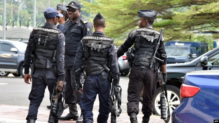 Guinée équatoriale : cinq morts dans l'assaut du siège d'un parti d'opposition, dont quatre militants. Guinée équatoriale : cinq morts dans l'assaut du siège d'un parti d'opposition, dont quatre militants.