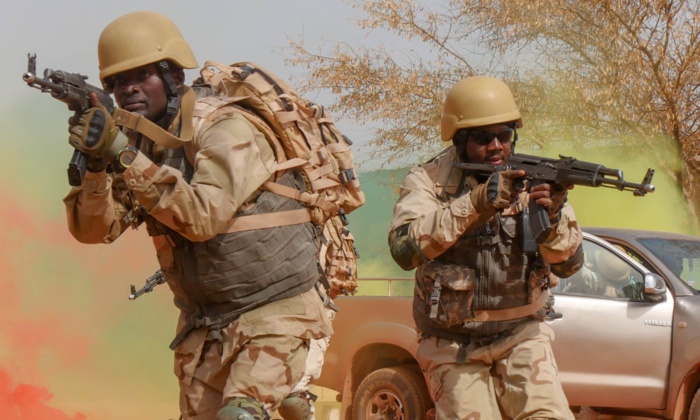 Burkina / Attaque contre le convoi de ravitaillement près de Gaskindé : le bilan fait état de 29 blessés et de 37 morts dont 10 civils et 27 militaires.