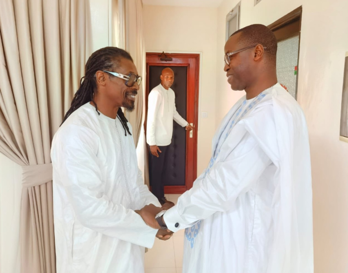 Audience : Le ministre des sports, Yankhoba Diattara a reçu le sélectionneur des Lions, Aliou Cissé… Audience : Le ministre des sports, Yankhoba Diattara a reçu le sélectionneur des Lions, Aliou Cissé…