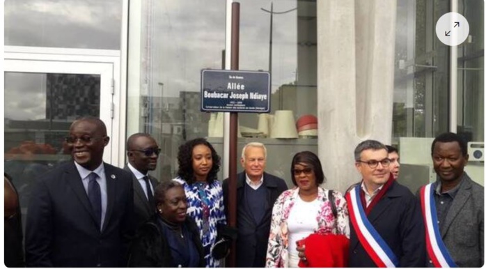 Hommage - Nantes : une allée rebaptisée « Boubacar Joseph Ndiaye » du nom de l’ancien conservateur de la maison des esclaves Hommage - Nantes : une allée rebaptisée « Boubacar Joseph Ndiaye » du nom de l’ancien conservateur de la maison des esclaves