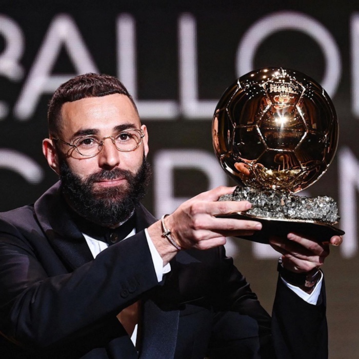 Football : 24 ans après Zidane, Karim Benzema remporte le Ballon d'or 2022 ! Football : 24 ans après Zidane, Karim Benzema remporte le Ballon d'or 2022 !