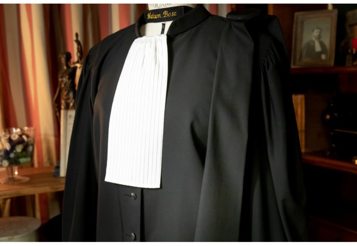 Escroquerie : Mariéme F. qui se fait passer pour une avocate, soutire de l’or d’une valeur de 4,6 millions FCFA et des commandes de marchandises d’une importante valeur à ses victimes Escroquerie : Mariéme F. qui se fait passer pour une avocate, soutire de l’or d’une valeur de 4,6 millions FCFA et des commandes de marchandises d’une importante valeur à ses victimes