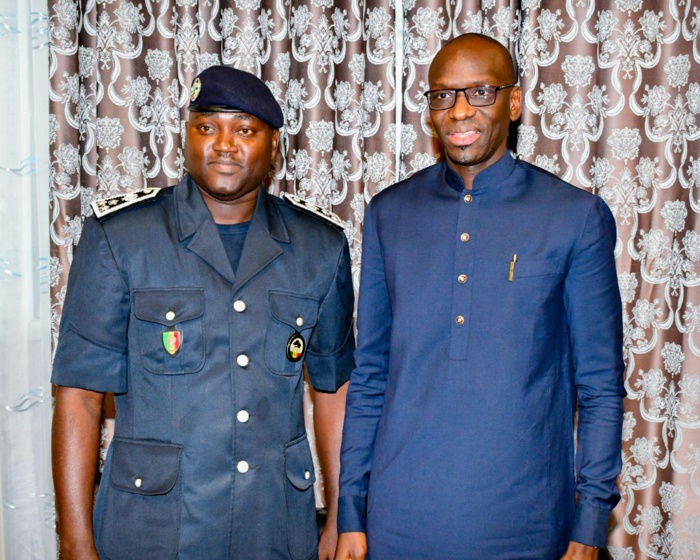 AIBD S.A : Le directeur général Abdoulaye Dièye entame une série de visites dans les différents services de son département. AIBD S.A : Le directeur général Abdoulaye Dièye entame une série de visites dans les différents services de son département.