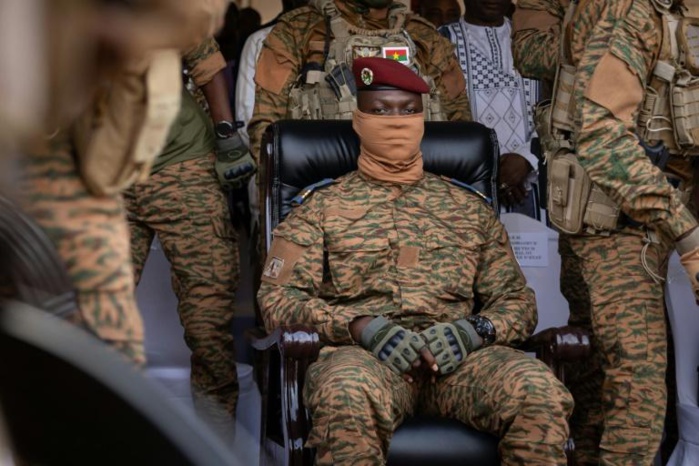 Burkina: premier déplacement à l'étranger du capitaine Traoré réservé au Mali