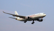 Crash d'un avion Air Algérie : "Pas de chance de retrouver des survivants", selon Cuvillier