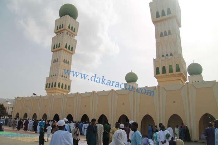 Les images de la célébration de la Korité à la mosquée omarienne