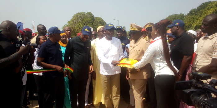 KOLDA : Mansour Faye (ministre des infrastructures, des transports terrestres et du désenclavement) inaugure et met en circulation le pont de Hiléle. KOLDA : Mansour Faye (ministre des infrastructures, des transports terrestres et du désenclavement) inaugure et met en circulation le pont de Hiléle.