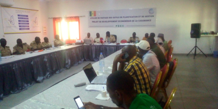 KOLDA : élus locaux, autorités administratives et populations à l’école du projet du développement économique de la Casamance (PDEC). KOLDA : élus locaux, autorités administratives et populations à l’école du projet du développement économique de la Casamance (PDEC).