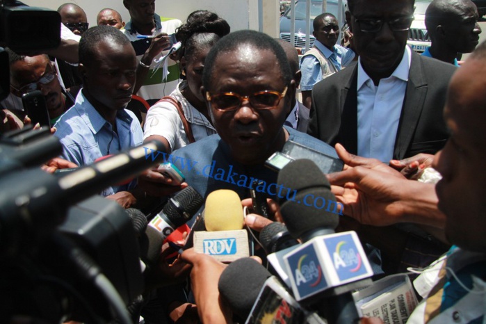 Les témoins libérés par le juge : l'adresse de Pape Diop avec la presse, interrompue par la police
