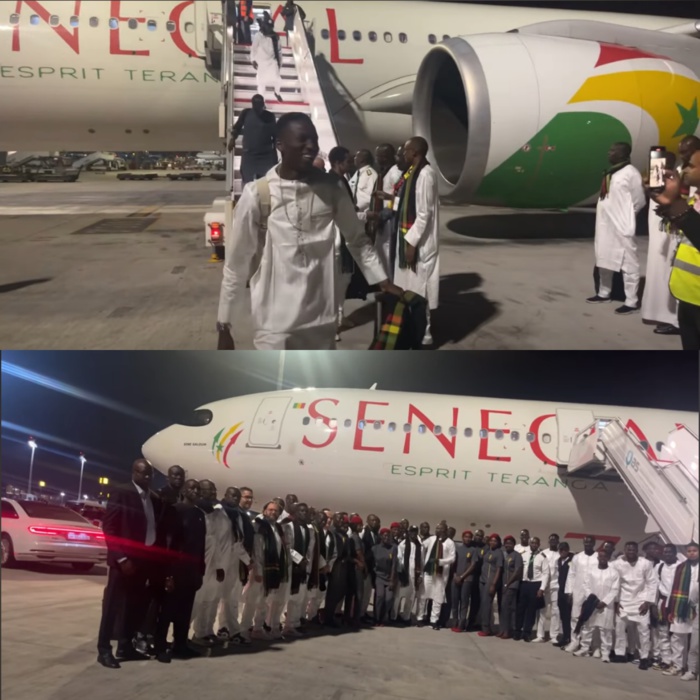 Mondial 2022 : Les Lions sont arrivés à Doha vers minuit, en tenue traditionnelle blanche… Mondial 2022 : Les Lions sont arrivés à Doha vers minuit, en tenue traditionnelle blanche…