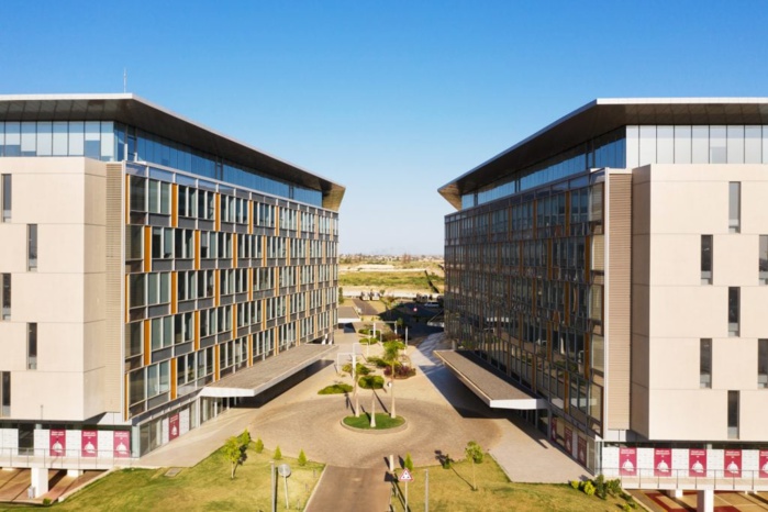 Pôle urbain de Diamniadio : Trois individus tirent sur la voiture de la gendarmerie … Pôle urbain de Diamniadio : Trois individus tirent sur la voiture de la gendarmerie …