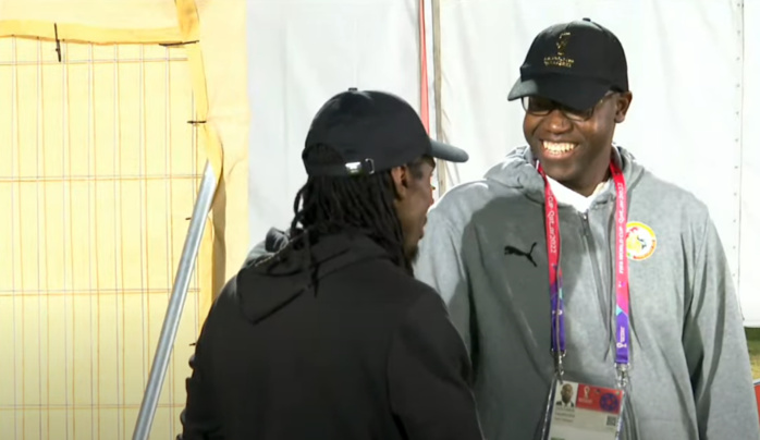 Qatar 2022 : Le ministre des sports, Yankhoba Diattara, présent à la première séance d’entraînement des Lions…