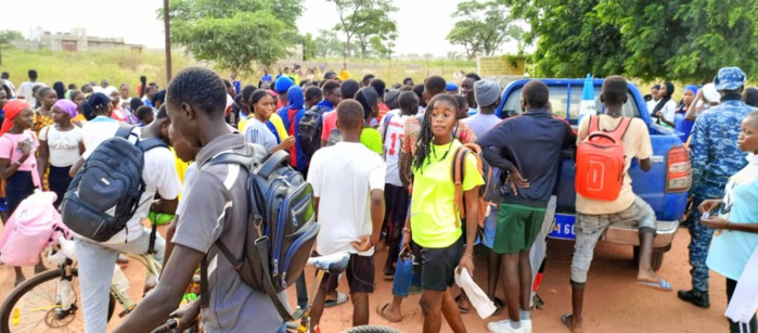 Khelcom Biram : Les lycéens barrent la route nationale pour déplorer le déficit de professeurs.