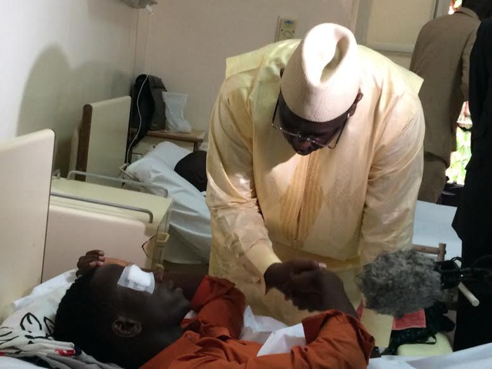 Le Président Macky Sall rend visite aux blessés à l'hôpital Principal (IMAGES)