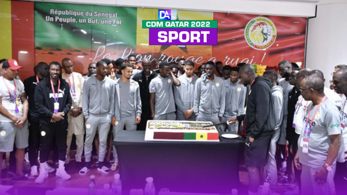 Équipe nationale  :  Les Lions ont reçu un énorme gâteau après leur qualification, de la part des administrateurs du Al Duhail…