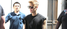 Justin Bieber s’insurge contre les paparazzis : un photographe percute sa voiture