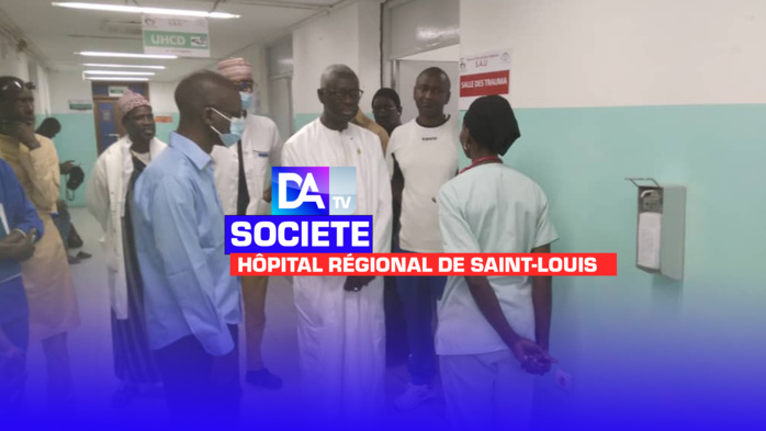 Hôpital régional de Saint-Louis : Le maire de Richard Toll Amadou Mame Diop au chevet des blessés de l'accident du stade municipal.